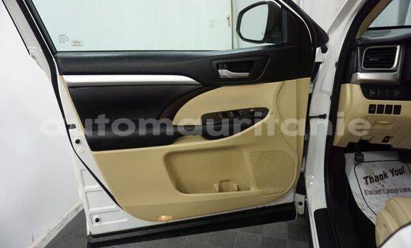 Acheter Occasion Voiture Toyota Highlander Blanc à Alaq, Brakna Acheter Occasion Voiture Toyota Highlander Blanc à Alaq, Brakna