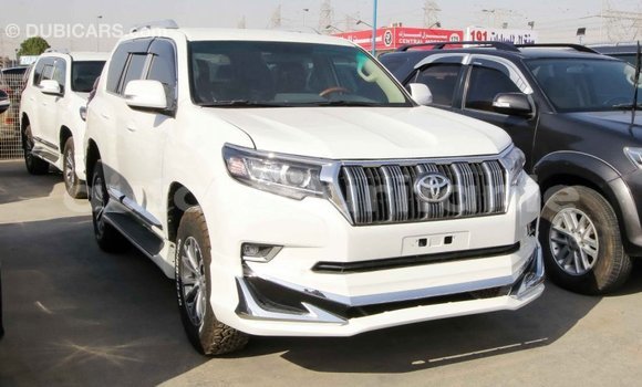 Acheter Import Voiture Toyota Prado Blanc à Import - Dubai, Adrar Acheter Import Voiture Toyota Prado Blanc à Import - Dubai, Adrar