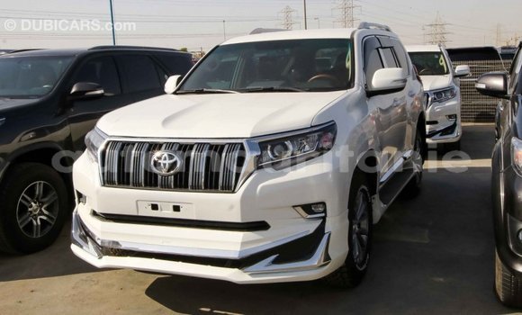 Acheter Import Voiture Toyota Prado Blanc à Import - Dubai, Adrar Acheter Import Voiture Toyota Prado Blanc à Import - Dubai, Adrar