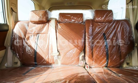 Acheter Import Voiture Toyota Prado Blanc à Import - Dubai, Adrar Acheter Import Voiture Toyota Prado Blanc à Import - Dubai, Adrar