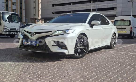 Buy Used Toyota Camry White Car in Nouakchott in West Nouakchott