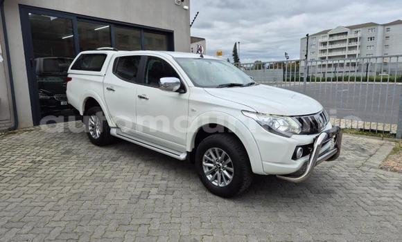 Buy Used Mitsubishi Triton White Car in Nouakchott in West Nouakchott