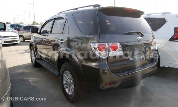 Acheter Import Voiture Toyota Fortuner Autre à Import - Dubai, Adrar Acheter Import Voiture Toyota Fortuner Autre à Import - Dubai, Adrar