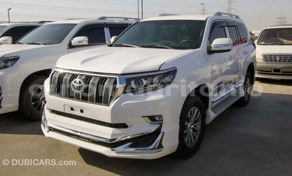 Acheter Import Voiture Toyota Prado Blanc à Import - Dubai, Adrar Acheter Import Voiture Toyota Prado Blanc à Import - Dubai, Adrar