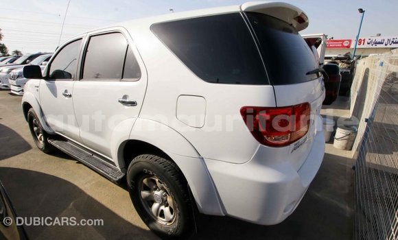 Acheter Import Voiture Toyota Fortuner Blanc à Import - Dubai, Adrar Acheter Import Voiture Toyota Fortuner Blanc à Import - Dubai, Adrar