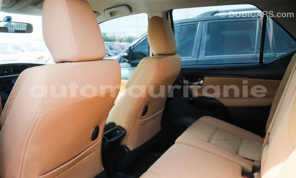 Acheter Import Voiture Toyota Fortuner Blanc à Import - Dubai, Adrar Acheter Import Voiture Toyota Fortuner Blanc à Import - Dubai, Adrar