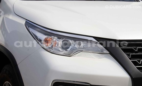 Acheter Import Voiture Toyota Fortuner Blanc à Import - Dubai, Adrar Acheter Import Voiture Toyota Fortuner Blanc à Import - Dubai, Adrar