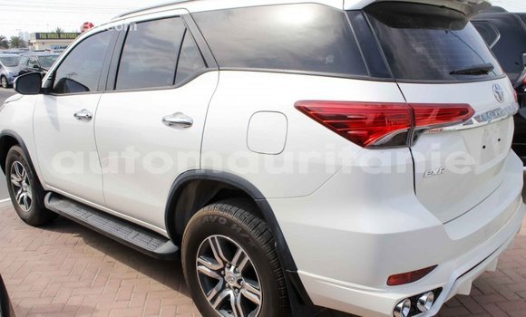 Acheter Import Voiture Toyota Fortuner Blanc à Import - Dubai, Adrar Acheter Import Voiture Toyota Fortuner Blanc à Import - Dubai, Adrar