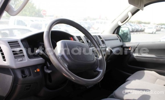 Acheter Import Voiture Toyota Hiace Blanc à Import - Dubai, Adrar Acheter Import Voiture Toyota Hiace Blanc à Import - Dubai, Adrar