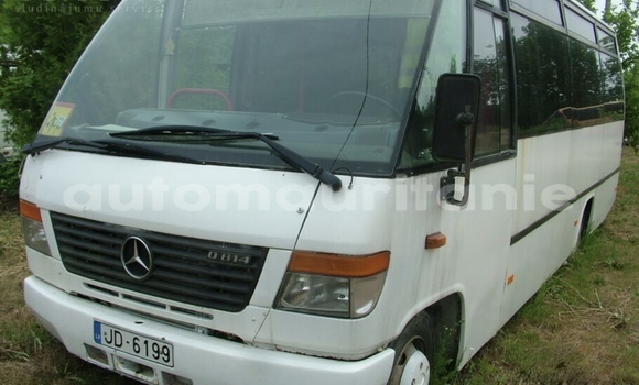 Acheter Import Utilitaire Mercedes‒Benz 814 Blanc à Adel Bagrou, Hodh ech Chargui