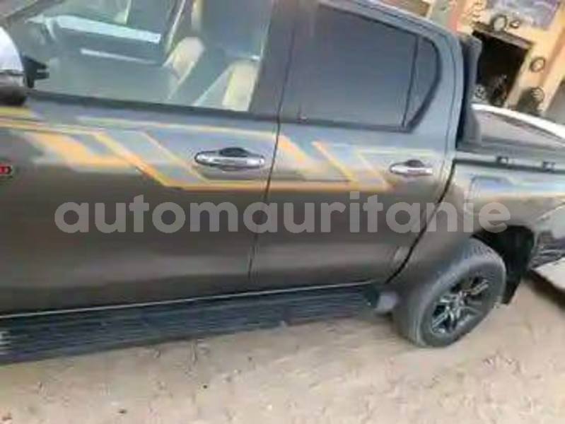 Big with watermark toyota hilux inchiri akjoujt 5011