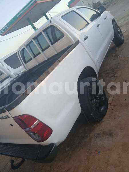 Big with watermark toyota hilux inchiri akjoujt 5022