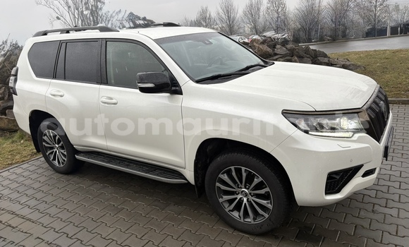 Acheter Occasion Voiture Toyota Land Cruiser Prado Blanc à Nouakchott, Nouakchott Ouest
