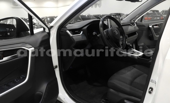 Acheter Occasion Voiture Toyota RAV4 Blanc à Nouakchott, Nouakchott Ouest Acheter Occasion Voiture Toyota RAV4 Blanc à Nouakchott, Nouakchott Ouest