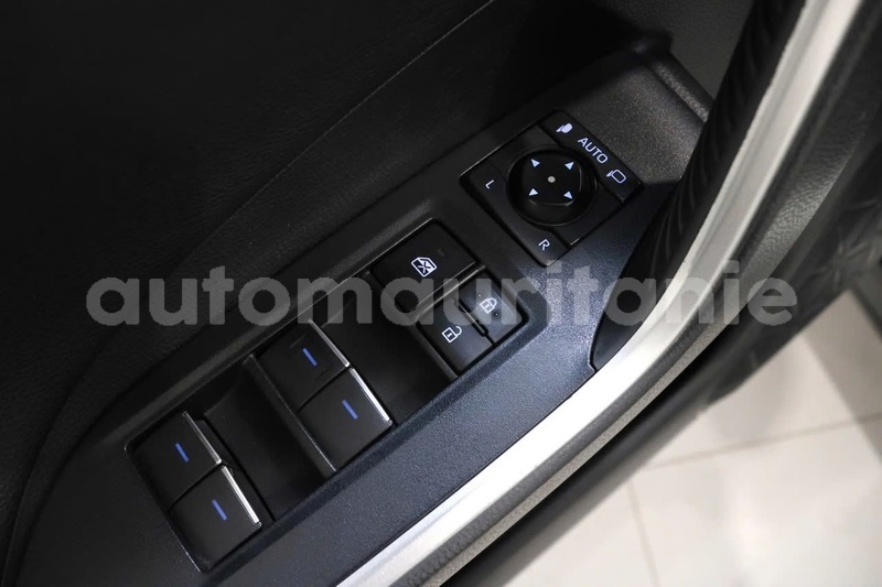 Big with watermark toyota rav4 nouakchott ouest nouakchott 5033