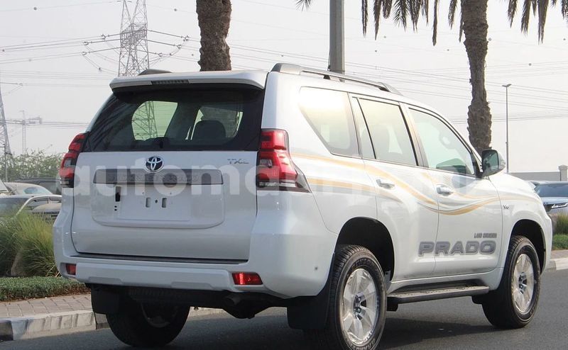 Big with watermark toyota land cruiser prado wilaya du trarza arafat 5042