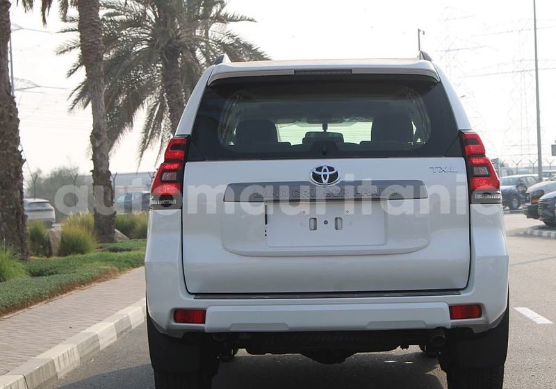Big with watermark toyota land cruiser prado wilaya du trarza arafat 5042
