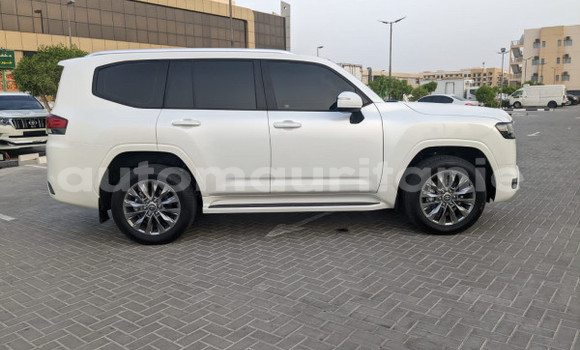 Buy Used Toyota Land Cruiser White Car in Arafat in Wilaya of Trarza Buy Used Toyota Land Cruiser White Car in Arafat in Wilaya of Trarza