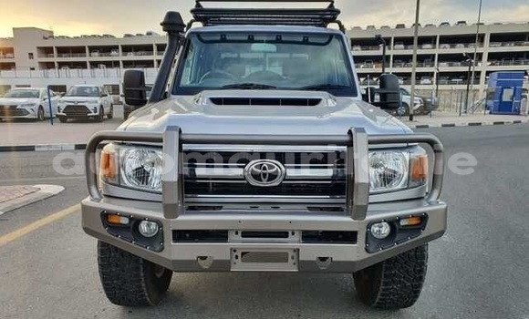 Buy Used Toyota Land Cruiser Silver Car in Atar in Adrar Buy Used Toyota Land Cruiser Silver Car in Atar in Adrar