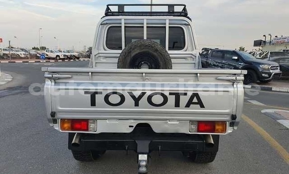 Buy Used Toyota Land Cruiser Silver Car in Atar in Adrar Buy Used Toyota Land Cruiser Silver Car in Atar in Adrar