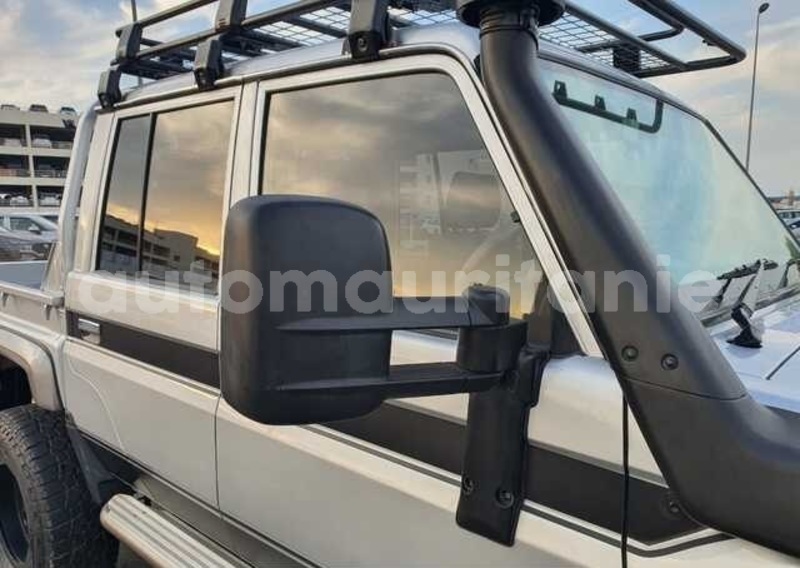 Big with watermark toyota land cruiser adrar atar 5052