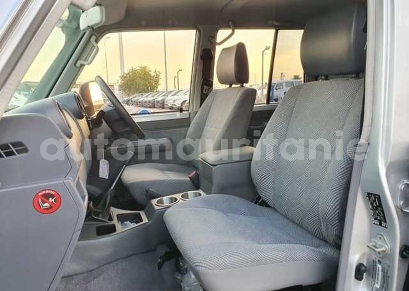 Big with watermark toyota land cruiser adrar atar 5052