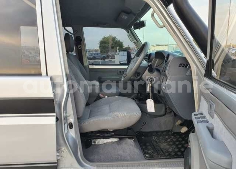 Big with watermark toyota land cruiser adrar atar 5052