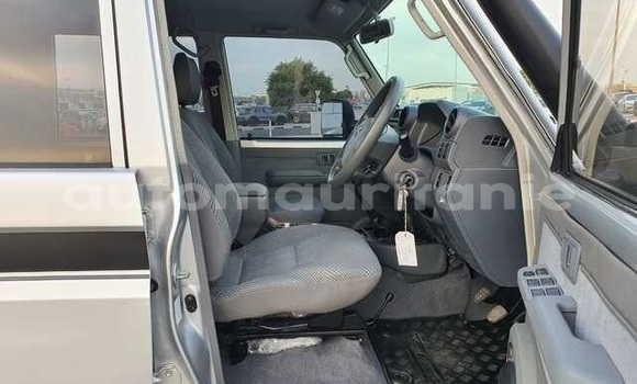 Buy Used Toyota Land Cruiser Silver Car in Atar in Adrar Buy Used Toyota Land Cruiser Silver Car in Atar in Adrar