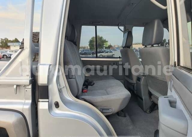 Big with watermark toyota land cruiser adrar atar 5052