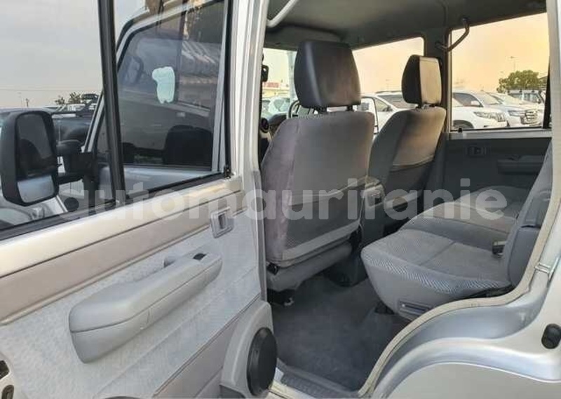 Big with watermark toyota land cruiser adrar atar 5052