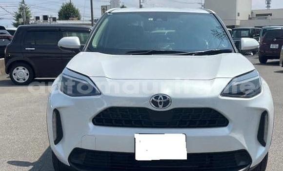 Buy Used Toyota Yaris White Car in Arafat in Wilaya of Trarza