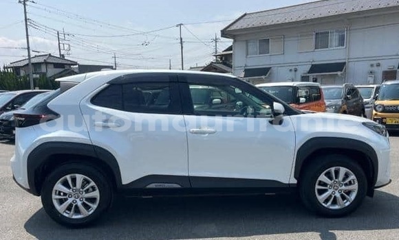 Acheter Occasion Voiture Toyota Yaris Blanc à Arafat, Wilaya du Trarza Acheter Occasion Voiture Toyota Yaris Blanc à Arafat, Wilaya du Trarza