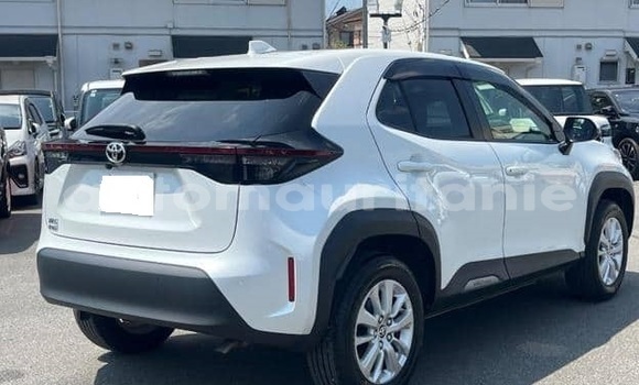 Acheter Occasion Voiture Toyota Yaris Blanc à Arafat, Wilaya du Trarza Acheter Occasion Voiture Toyota Yaris Blanc à Arafat, Wilaya du Trarza