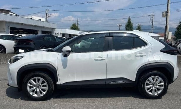 Acheter Occasion Voiture Toyota Yaris Blanc à Arafat, Wilaya du Trarza Acheter Occasion Voiture Toyota Yaris Blanc à Arafat, Wilaya du Trarza