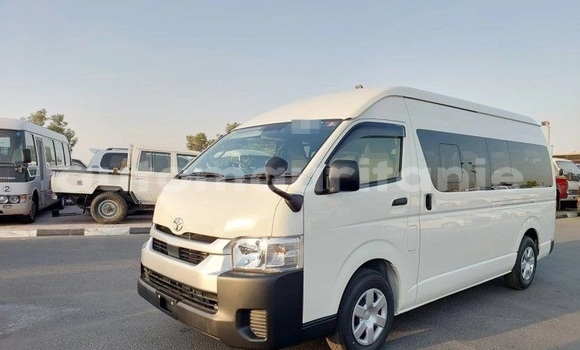 Acheter Occasion Voiture Toyota Hiace Blanc à Arafat, Wilaya du Trarza