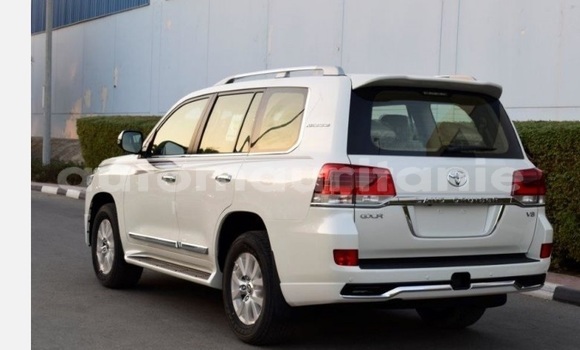 Acheter Occasion Voiture Toyota Land Cruiser Blanc à Arafat, Wilaya du Trarza Acheter Occasion Voiture Toyota Land Cruiser Blanc à Arafat, Wilaya du Trarza