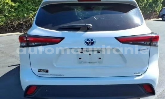 Acheter Occasion Voiture Toyota Highlander Blanc à Arafat, Wilaya du Trarza Acheter Occasion Voiture Toyota Highlander Blanc à Arafat, Wilaya du Trarza