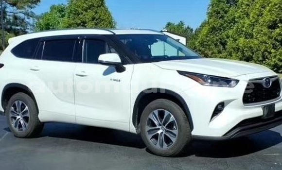 Acheter Occasion Voiture Toyota Highlander Blanc à Arafat, Wilaya du Trarza Acheter Occasion Voiture Toyota Highlander Blanc à Arafat, Wilaya du Trarza