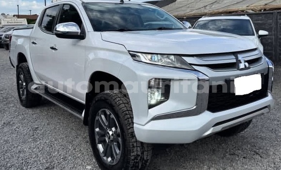 Buy Used Mitsubishi L200 White Car in Arafat in Wilaya of Trarza