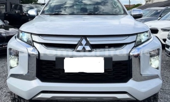 Acheter Occasion Voiture Mitsubishi L200 Blanc à Arafat, Wilaya du Trarza Acheter Occasion Voiture Mitsubishi L200 Blanc à Arafat, Wilaya du Trarza