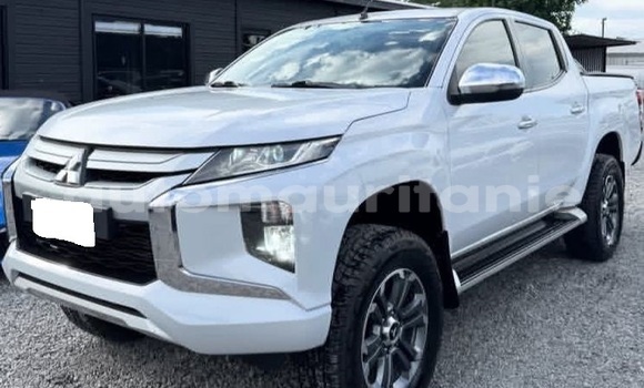 Acheter Occasion Voiture Mitsubishi L200 Blanc à Arafat, Wilaya du Trarza Acheter Occasion Voiture Mitsubishi L200 Blanc à Arafat, Wilaya du Trarza