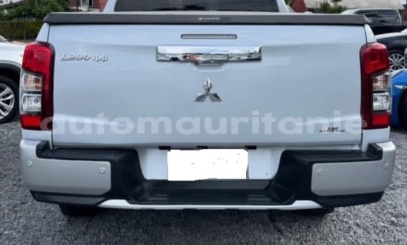 Acheter Occasion Voiture Mitsubishi L200 Blanc à Arafat, Wilaya du Trarza Acheter Occasion Voiture Mitsubishi L200 Blanc à Arafat, Wilaya du Trarza