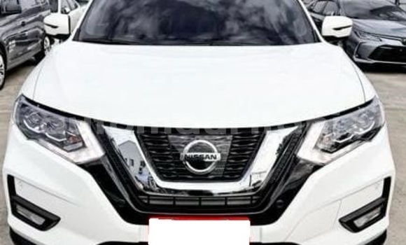 Acheter Occasion Voiture Nissan X–Trail Blanc à Arafat, Wilaya du Trarza Acheter Occasion Voiture Nissan X–Trail Blanc à Arafat, Wilaya du Trarza