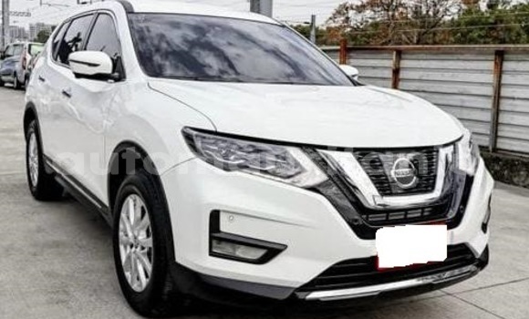 Acheter Occasion Voiture Nissan X–Trail Blanc à Arafat, Wilaya du Trarza Acheter Occasion Voiture Nissan X–Trail Blanc à Arafat, Wilaya du Trarza