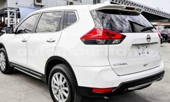 Acheter Occasion Voiture Nissan X–Trail Blanc à Arafat, Wilaya du Trarza Acheter Occasion Voiture Nissan X–Trail Blanc à Arafat, Wilaya du Trarza