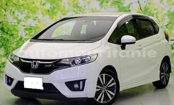 Acheter Occasion Voiture Honda FIT Blanc à Arafat, Wilaya du Trarza