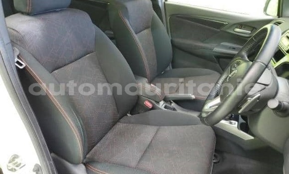 Acheter Occasion Voiture Honda FIT Blanc à Arafat, Wilaya du Trarza Acheter Occasion Voiture Honda FIT Blanc à Arafat, Wilaya du Trarza