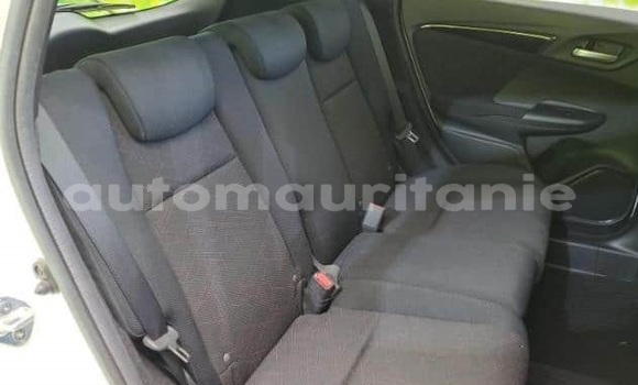 Acheter Occasion Voiture Honda FIT Blanc à Arafat, Wilaya du Trarza Acheter Occasion Voiture Honda FIT Blanc à Arafat, Wilaya du Trarza