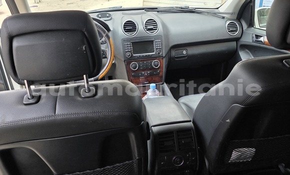 Acheter Occasion Voiture Mercedes-Benz ML–Class Blanc à Nawakshut, Nawakshut Acheter Occasion Voiture Mercedes-Benz ML–Class Blanc à Nawakshut, Nawakshut
