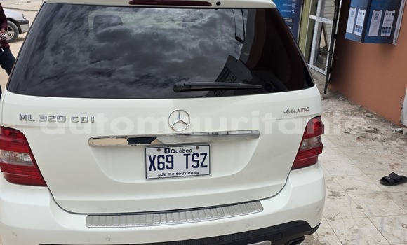 Acheter Occasion Voiture Mercedes-Benz ML–Class Blanc à Nawakshut, Nawakshut Acheter Occasion Voiture Mercedes-Benz ML–Class Blanc à Nawakshut, Nawakshut